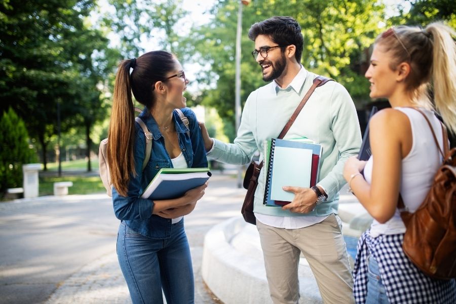 How to Make Friends When You Start University
