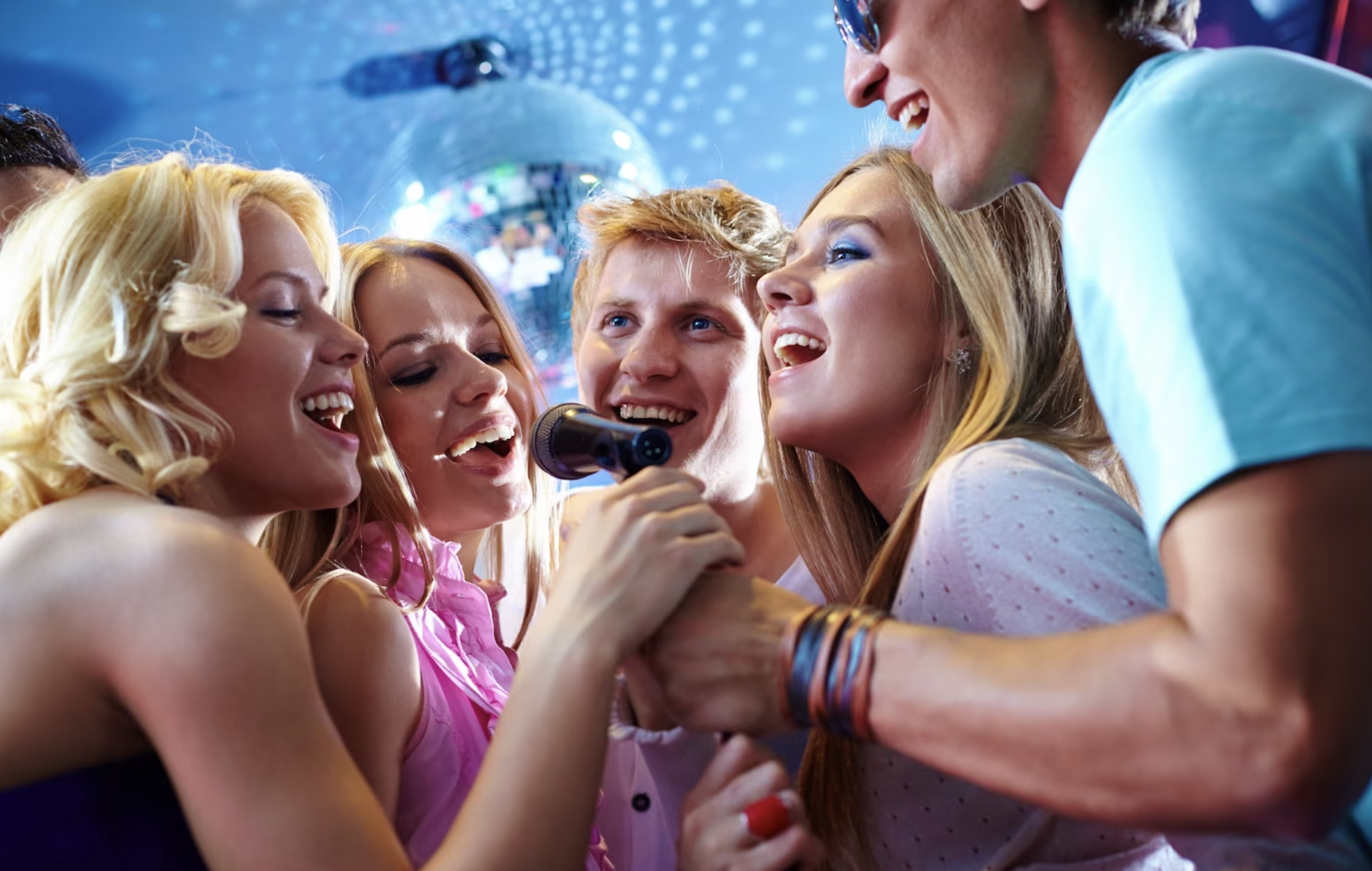 The Ultimate Guide to Throwing the Perfect College Party
